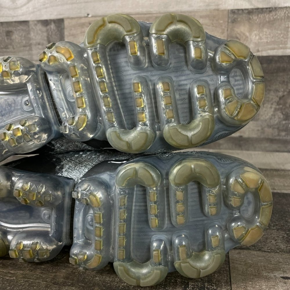 Nike Air Vapormax Flyknit 2 Running Shoes - Picture 11 of 11